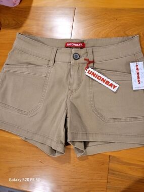 Unionbay Women's Tan Casual Stretch Shorts